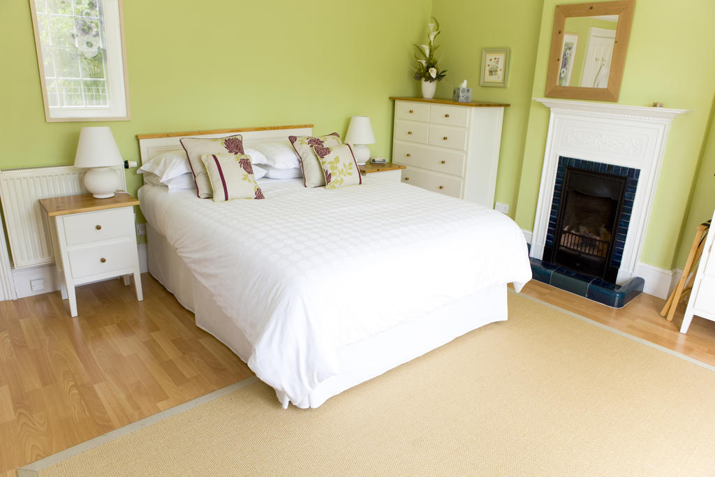 Oak And Glass Weston-super-Mare Room photo